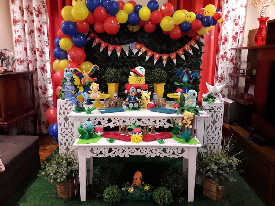 Aluguel de Decoração Para Festas e Eventos Sp - Aluguel Decoração de Festa  Infantil Aniversário da Gata Marie Com Mesas Cilindros Cômoda e Retrô.  Decoração Completa Para Festas Infantis e Eventos. CONTATO