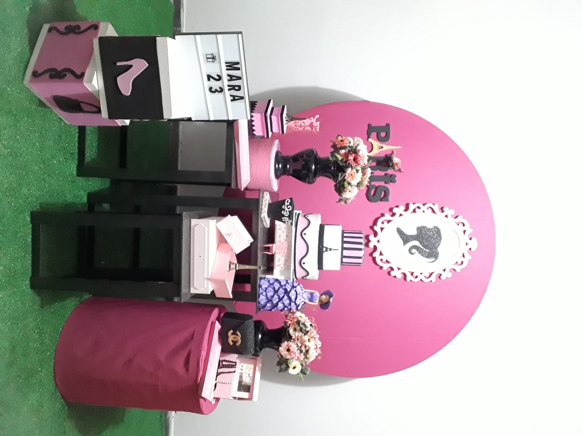 Aluguel Mini Table Barbie Paris