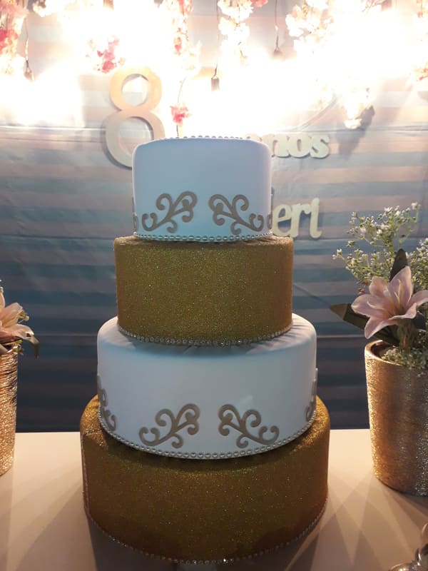 Locação Bolo Casamento Branco e Dourado