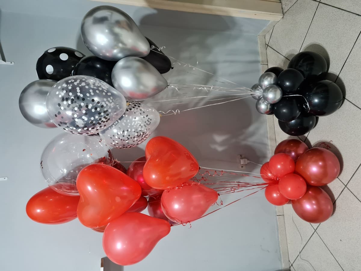 Buque-Balões-Gás-Helio-Vermelho