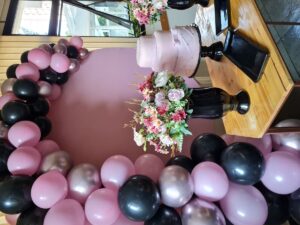 Aluguel Mini Table Preto e Rosa (6)