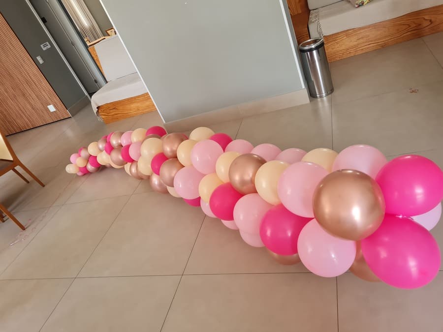 Arco de Balões Desconstruido Tons de Rosa (1)