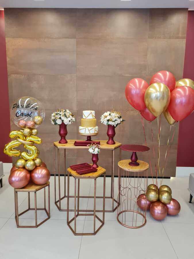 Mini Table com Arranjo de Balões Personalizado 