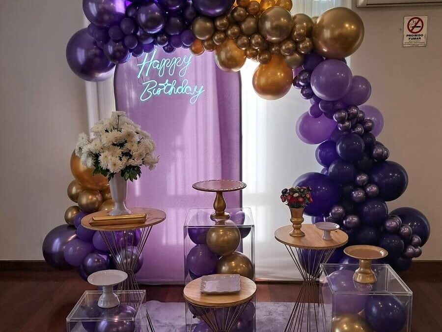 Aluguel Mini Table Feminina Lilaz e Dourado