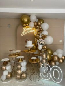 Mini Table Branco e Dourado