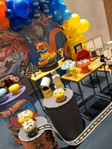 Mini Table Hot Wheels Luxo