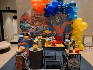 Mini Table Hot Wheels Luxo