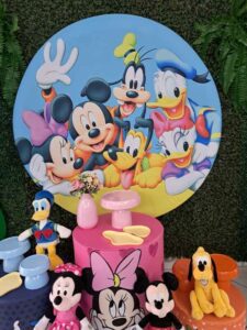 Pegue Monte Mickey e Minie