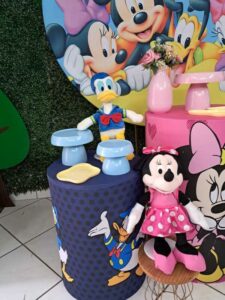 Pegue Monte Mickey e Minie