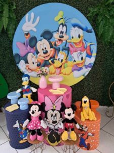 Pegue Monte Mickey e Minie