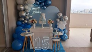 Mini Table Azul Claro e Prata