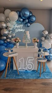 Mini Table Azul Claro e Prata