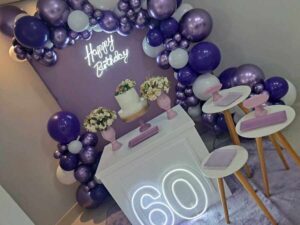 Mesa Decorada 60 anos Lilas