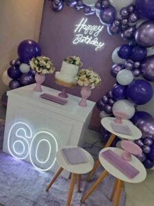 Mesa Decorada 60 anos Lilas