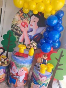 Aluguel Mini Table Branca de Neve