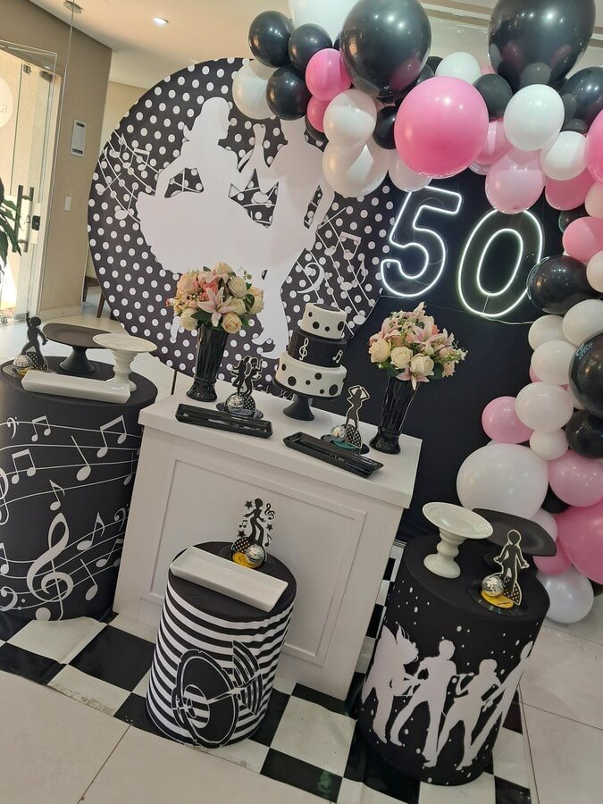 Mini-Table_Anos-60-Preto-e-Branca_Luxo Mini-Table_Anos-60-Preto-e-Branca_Luxo