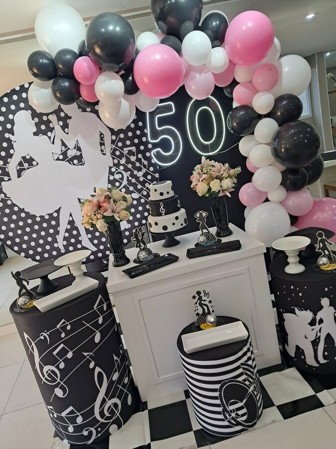 Mini-Table_Anos-60-Preto-e-Branca_Luxo Mini-Table_Anos-60-Preto-e-Branca_Luxo