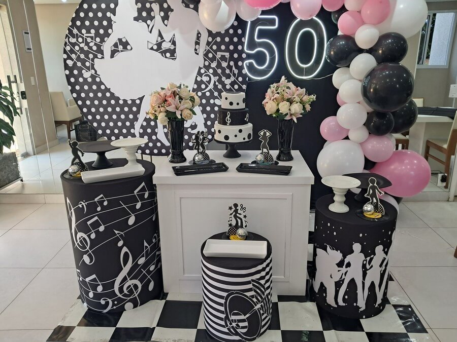 Mini-Table_Anos-60-Preto-e-Branca_Luxo Mini-Table_Anos-60-Preto-e-Branca_Luxo