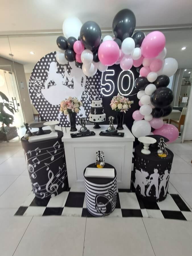 Mini-Table_Anos-60-Preto-e-Branca_Luxo Mini-Table_Anos-60-Preto-e-Branca_Luxo