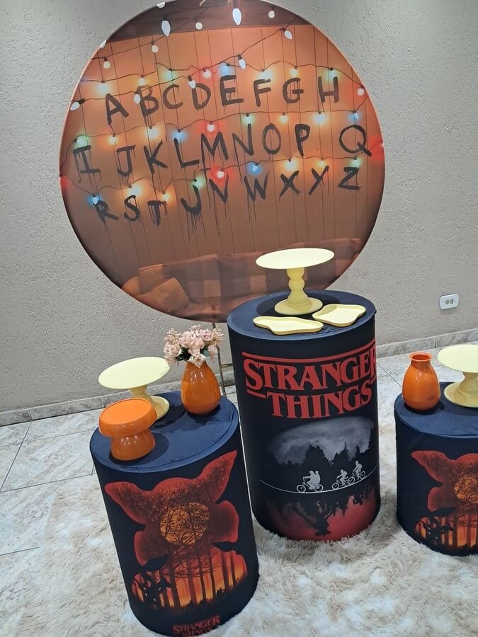 Pegue-Monte_Stranger-Things_Básico Pegue-Monte_Stranger-Things_Básico